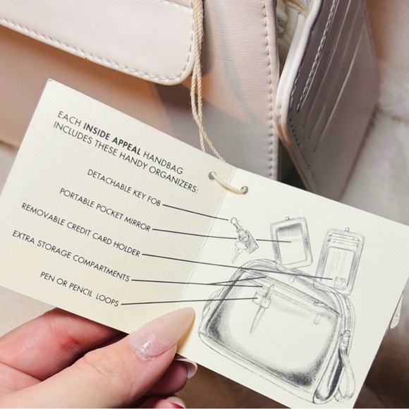 Liz Claiborne White Shoulder Bag - Picture 2 of 6